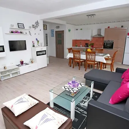 Apartamento Luciano Mravince